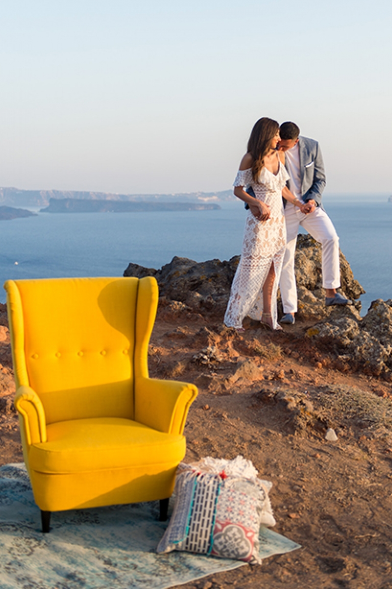The perfect marriage proposal overlooking the Caldera