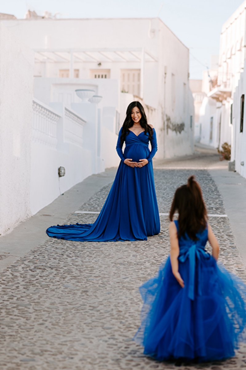 Blue Elegant Family Maternity in Santorini, Greece