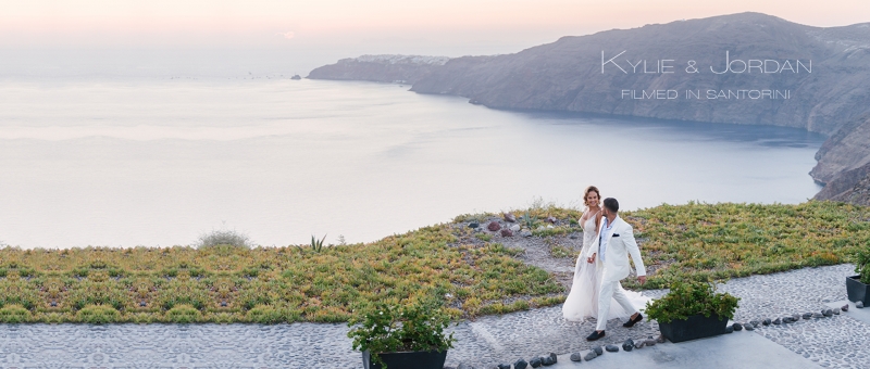 Classy &amp; Romantic Wedding at Le Ciel, Santorini